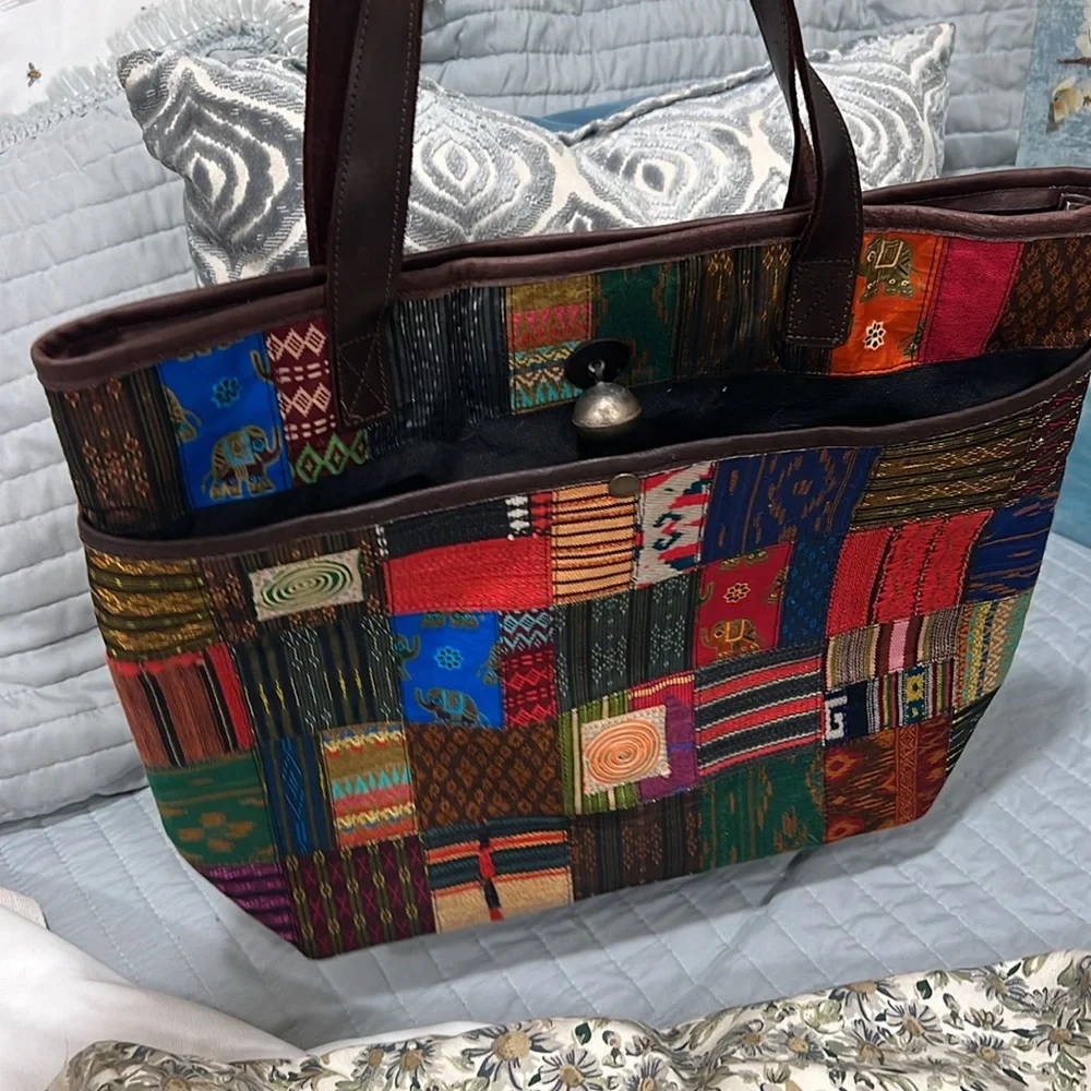 Bundle of 4 totes and 1 purse vintage